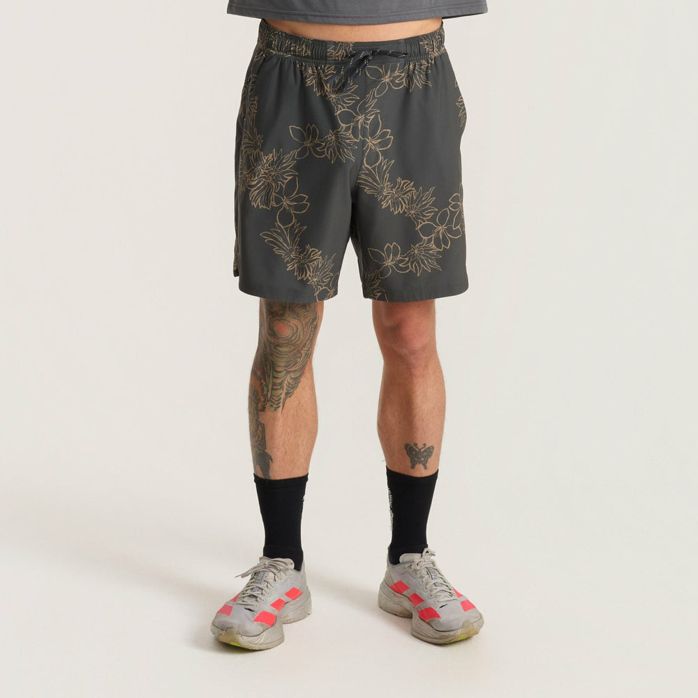 Roark Serrano 7" Active Stretch Shorts in Onyx Floral - Men|Run / Active