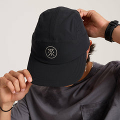 Roark Alta Elite Run Hat Strapback Hat in Black - Men|Run / Active