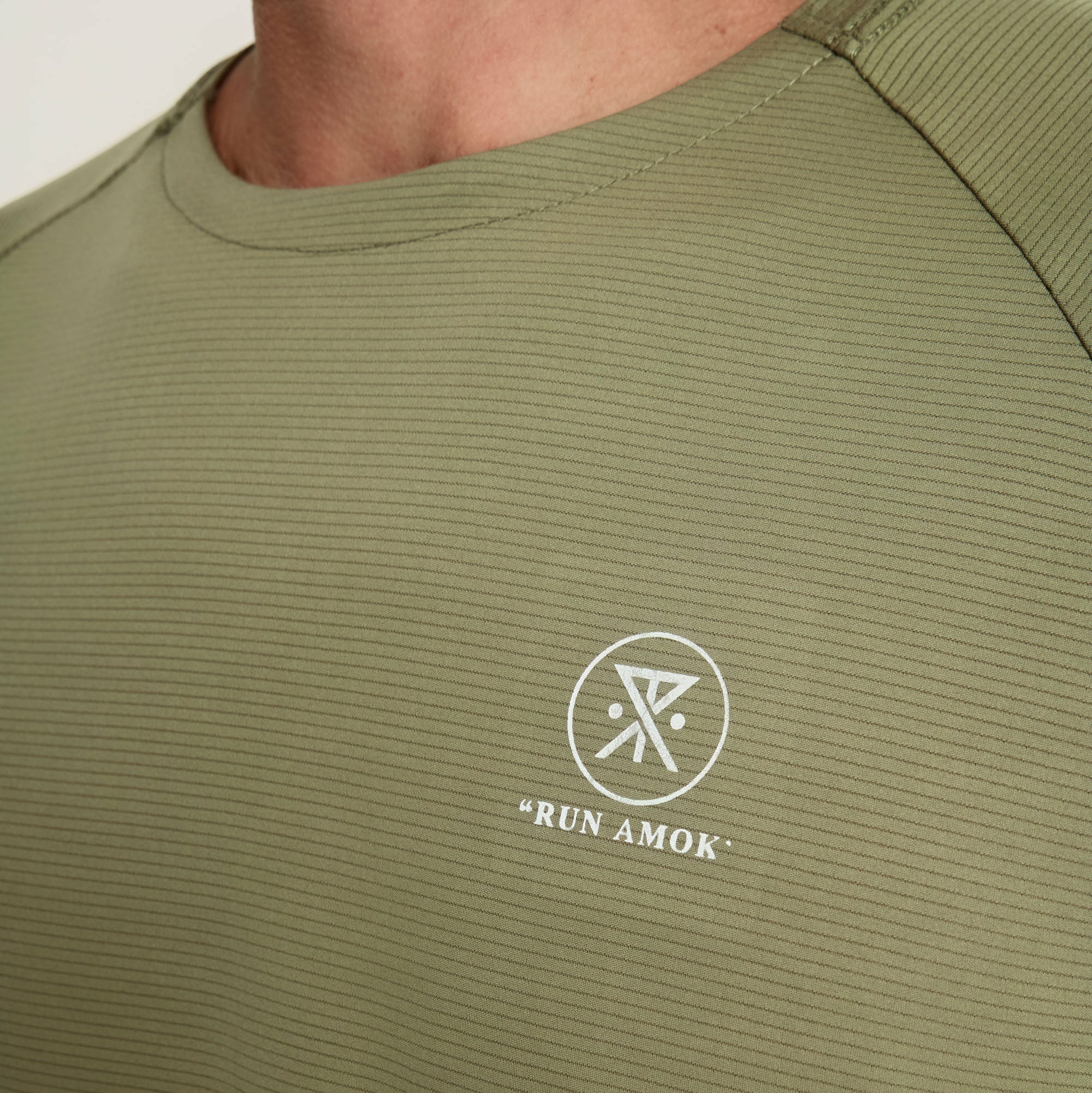 Roark Alta Elite Trail Short Sleeve Tee in Light Military - Men|Run / Active