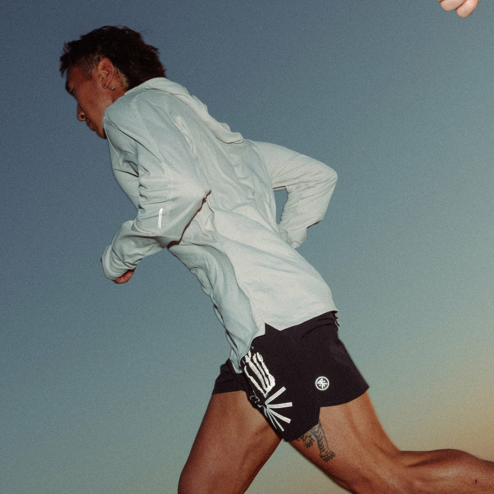 Roark Alta Elite Trail Hood in Moonstone - Men|Run / Active