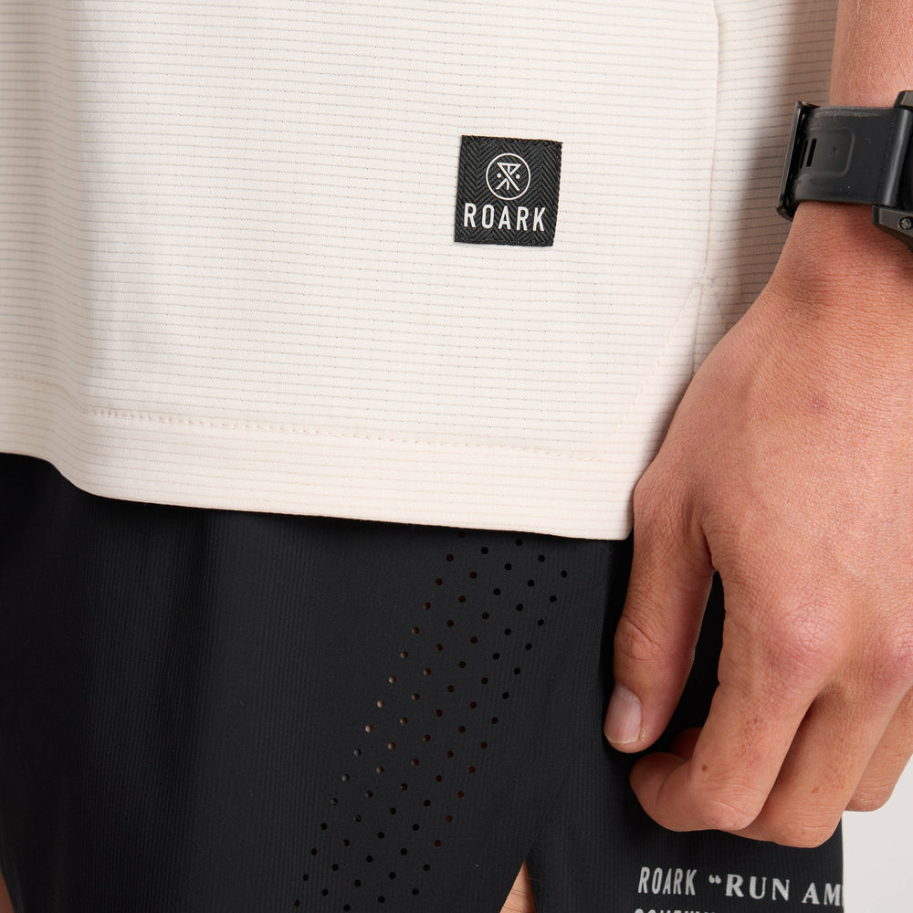 Roark Alta Elite Trail Short Sleeve Tee in Moonstone - Men|Run / Active