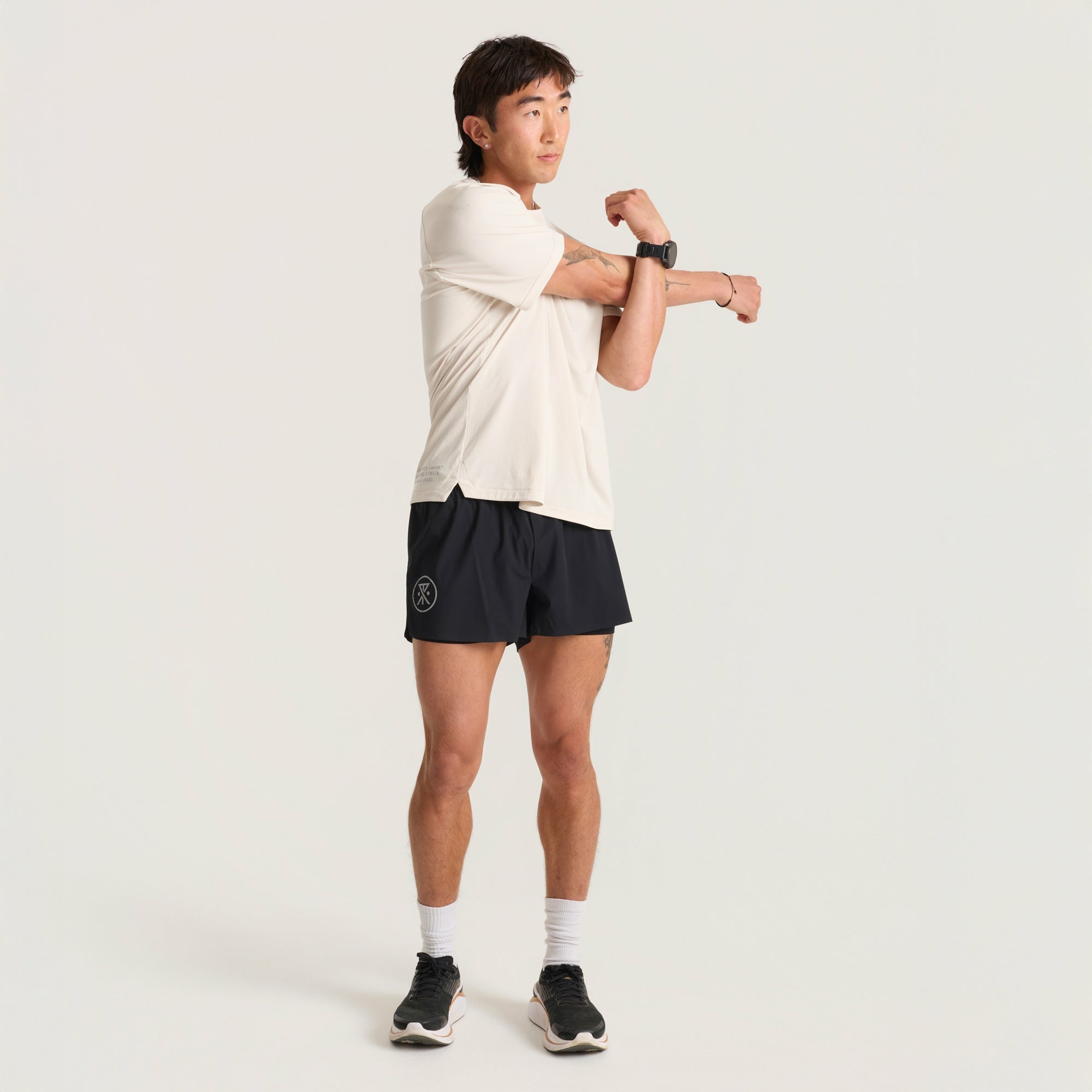 Roark Alta Elite Trail Short Sleeve Tee in Moonstone - Men|Run / Active