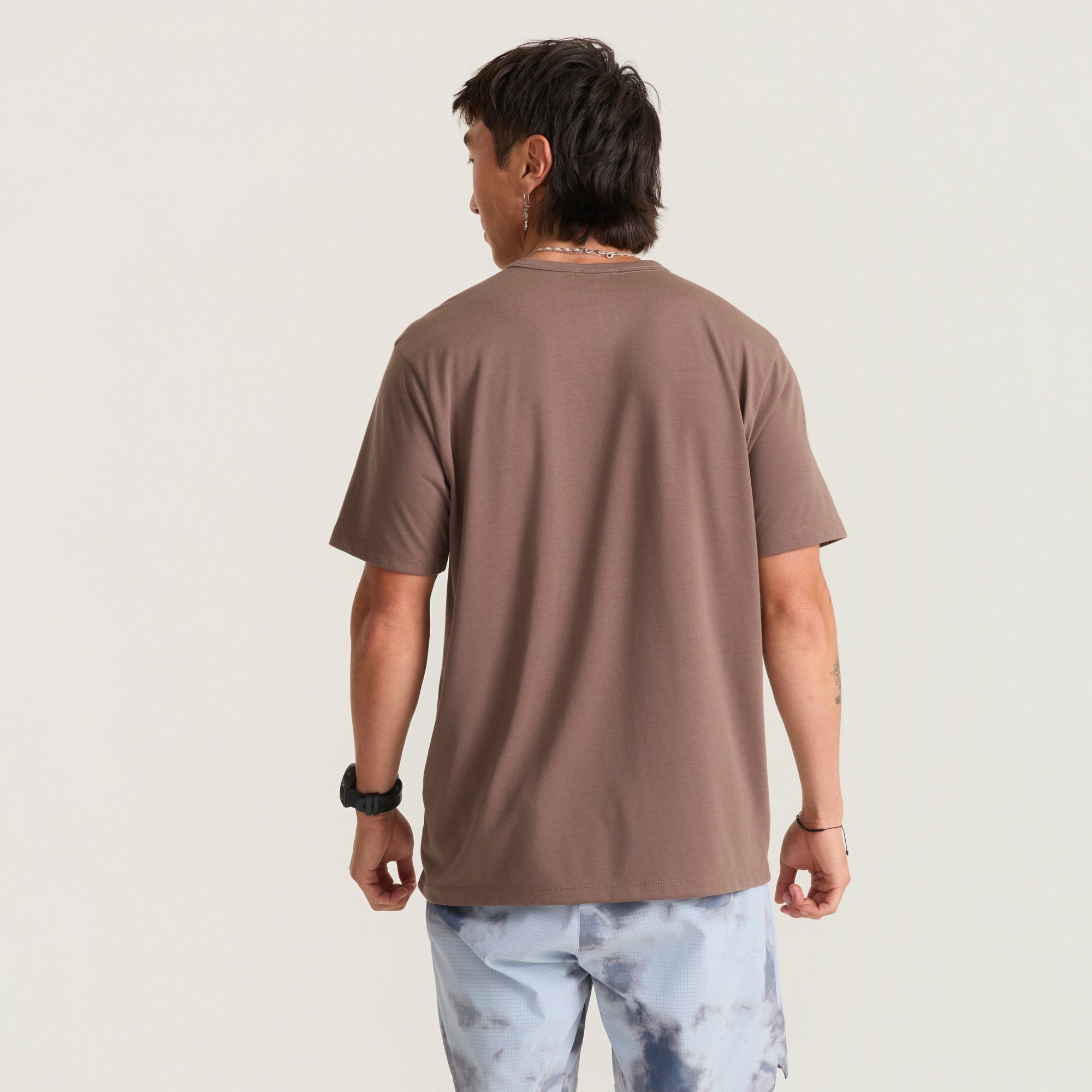 Roark Mathis Active Short Sleeve Tee in Faded Brown - Men|Run / Active
