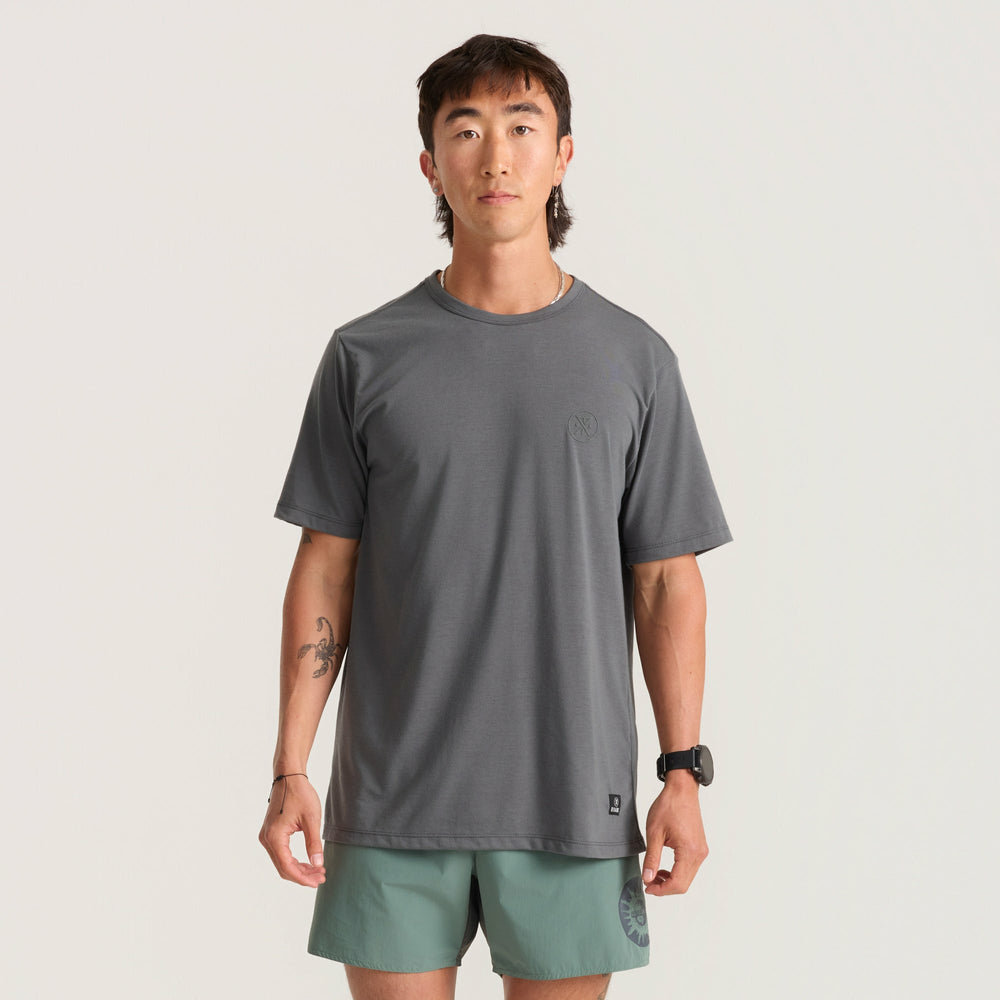 Roark Mathis Active Short Sleeve Tee in Charcoal - Men|Run / Active