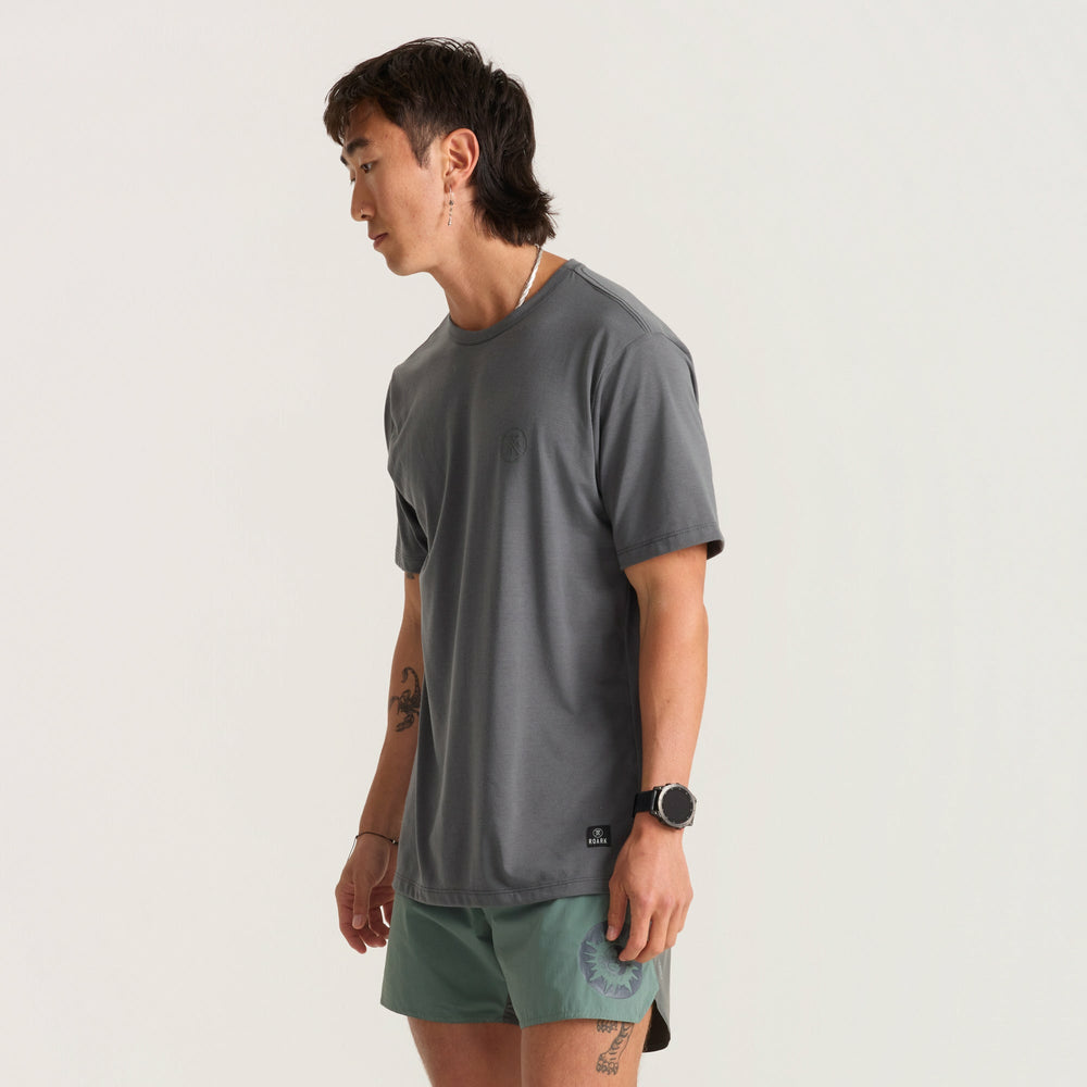 Roark Mathis Active Short Sleeve Tee in Charcoal - Men|Run / Active