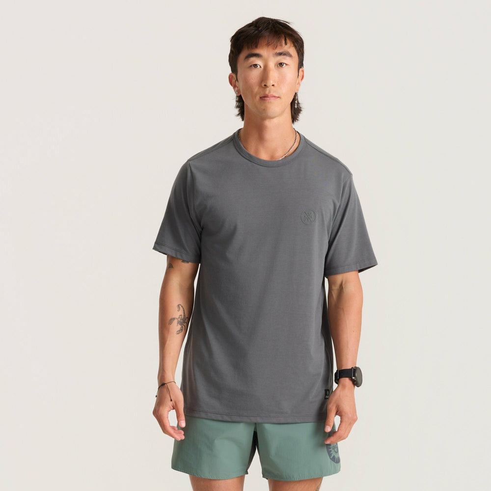 Roark Mathis Active Short Sleeve Tee in Charcoal - Men|Run / Active