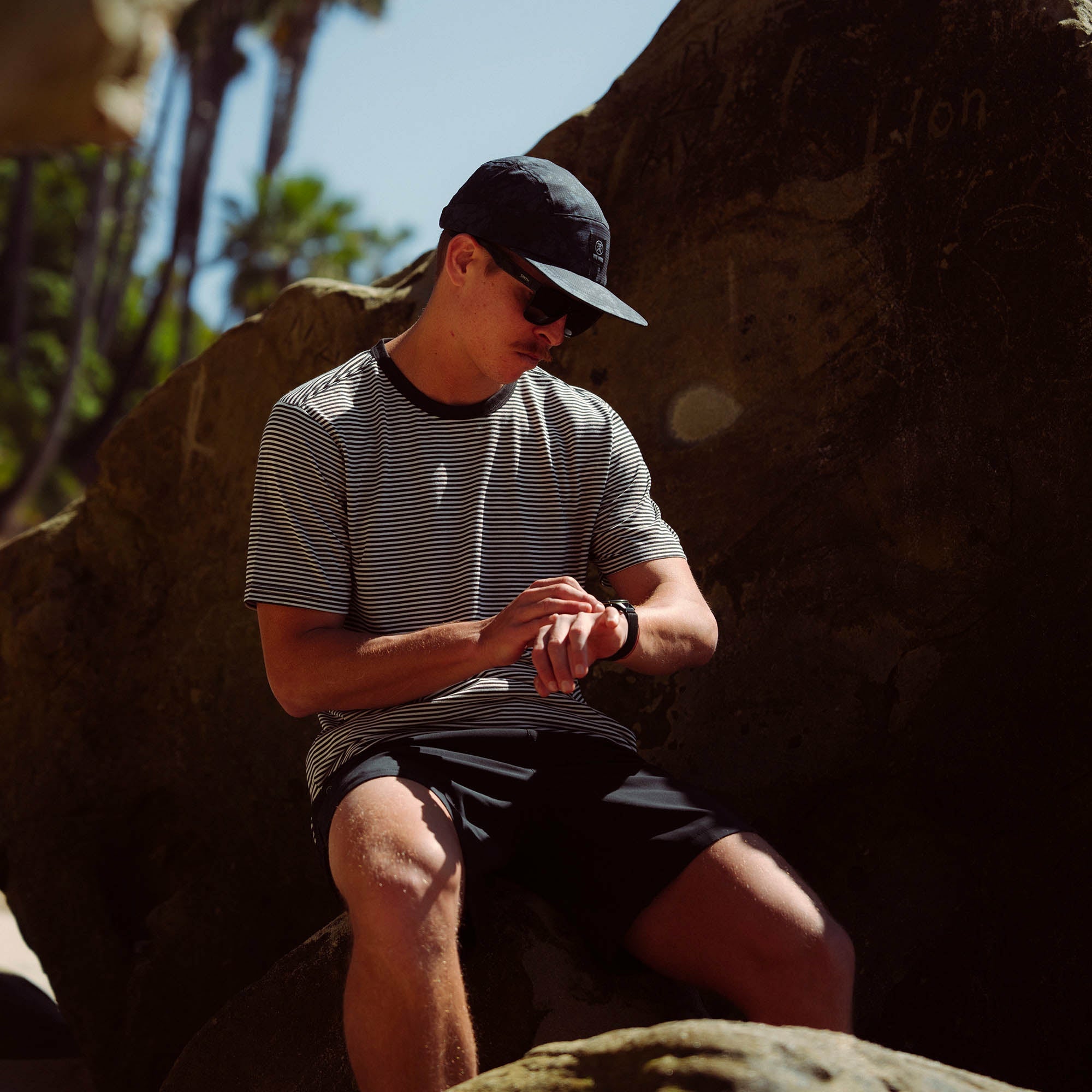 Roark Borrego Short Sleeve Active Tee in Stripe - Men|Run / Active