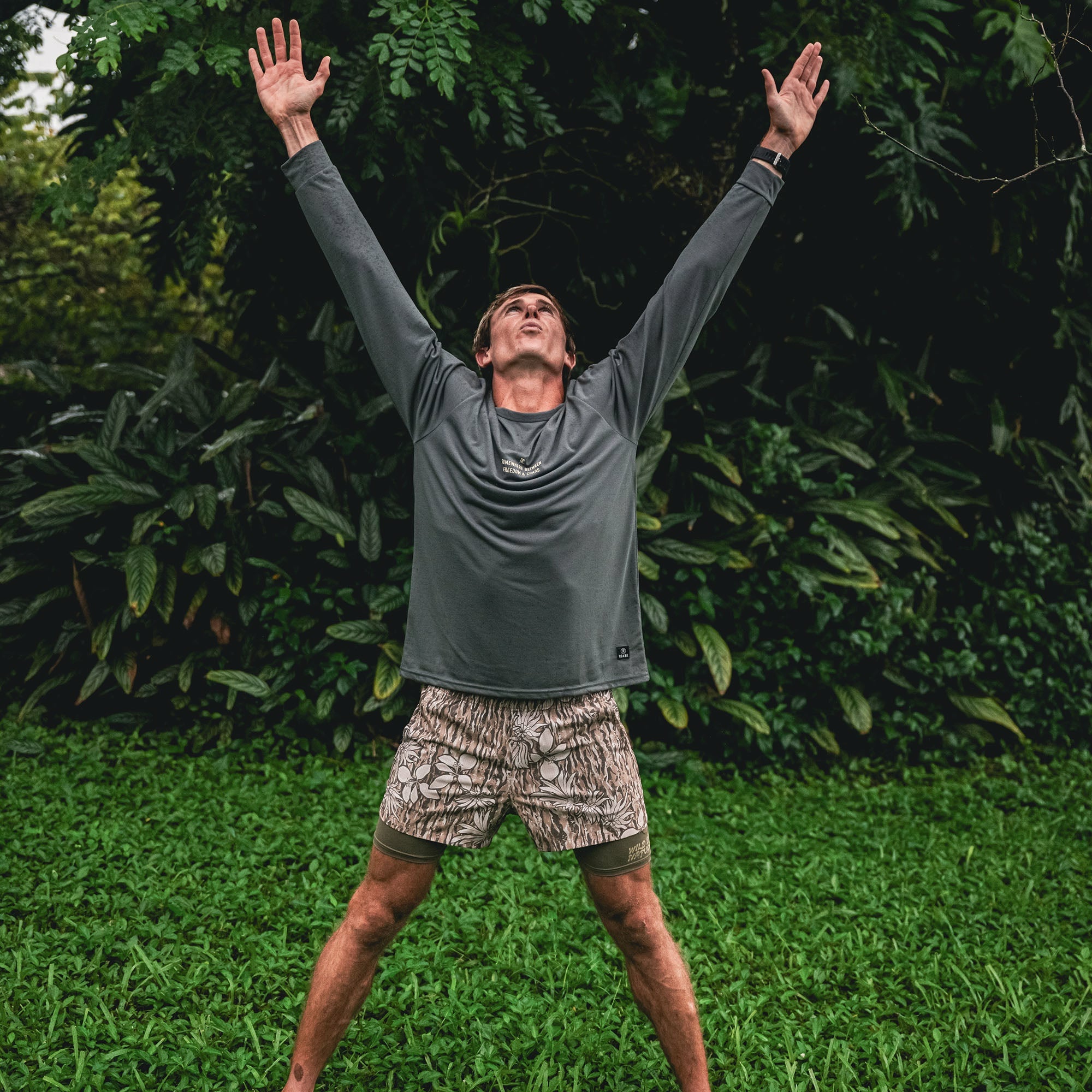 Roark Mathis Active Long Sleeve Tee in Charcoal - Men|Run / Active