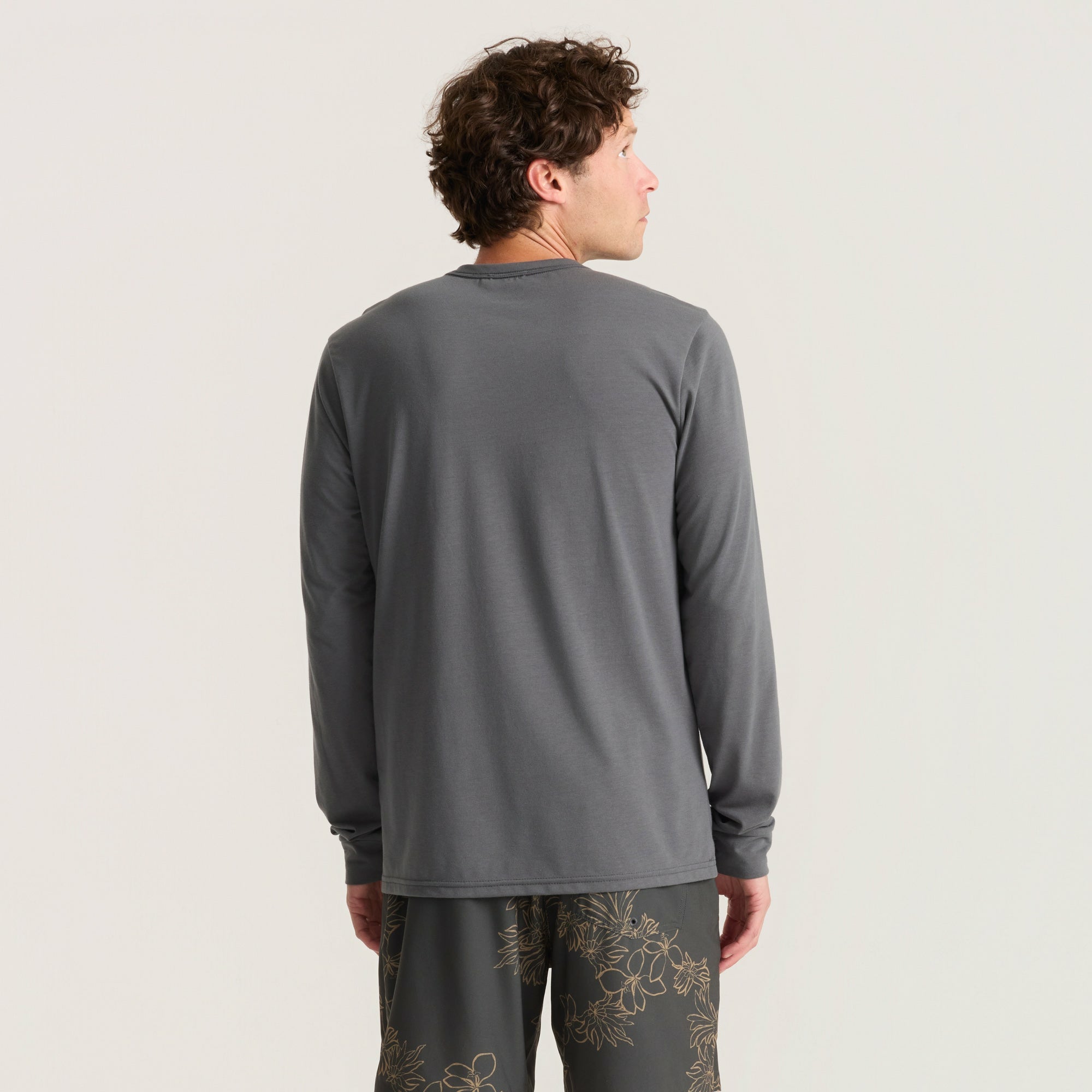 Roark Mathis Active Long Sleeve Tee in Charcoal - Men|Run / Active