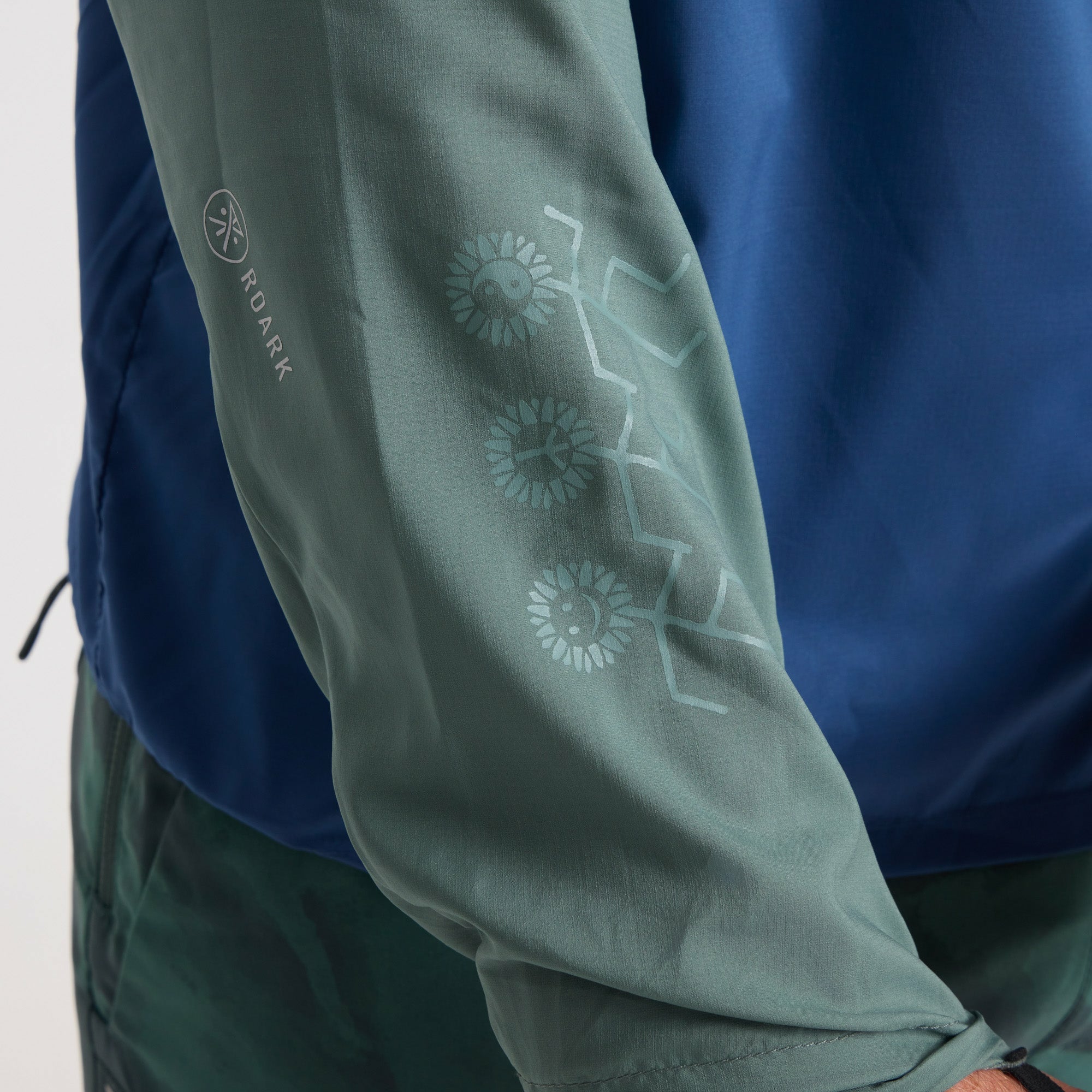 Roark Secondwind 3.0 Jacket in Slate Green/Blue - Men|Run / Active