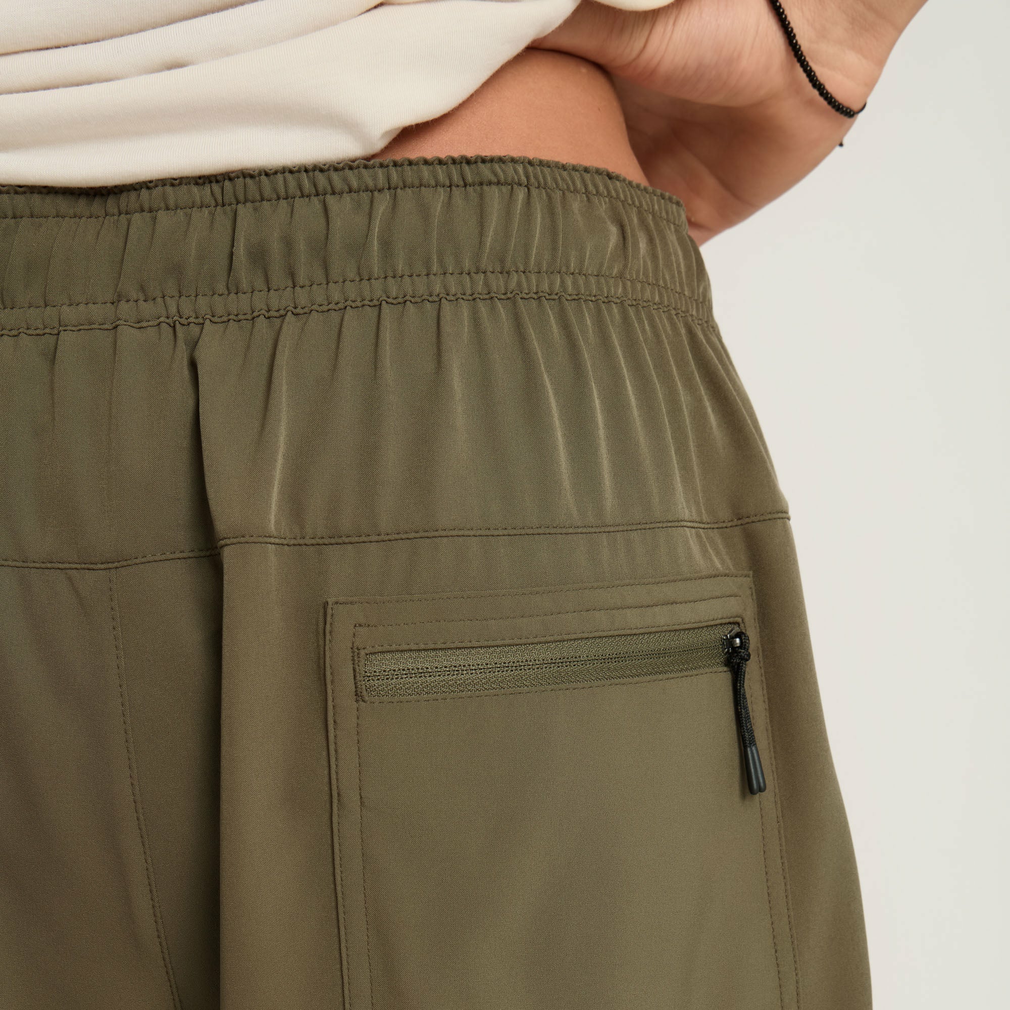Roark Serrano 7" Active Stretch Shorts in Military - Men|Run / Active