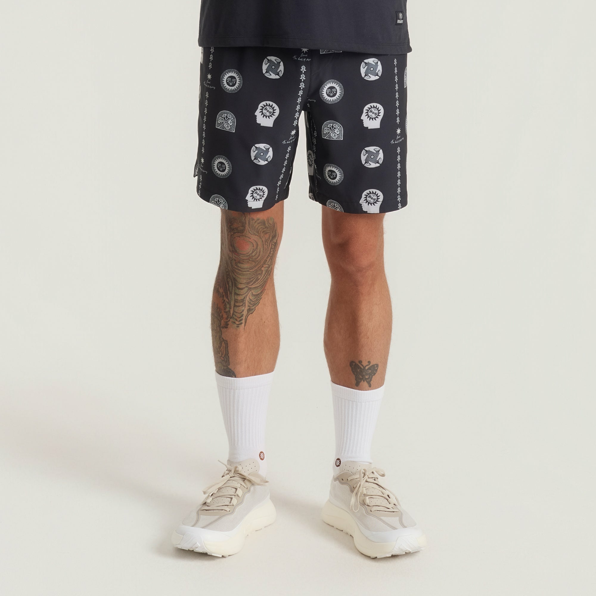 Roark Serrano 7" Active Stretch Shorts in Black Print - Men|Run / Active