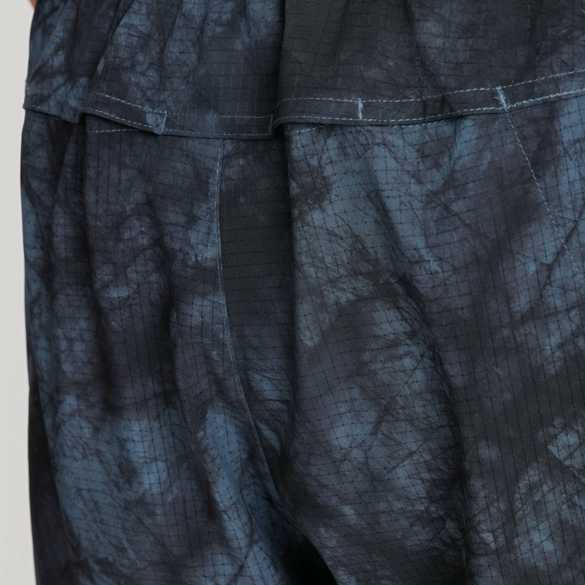 Roark Bommer 3.5" Shorts in Navy Tie Dye - Men|Run / Active