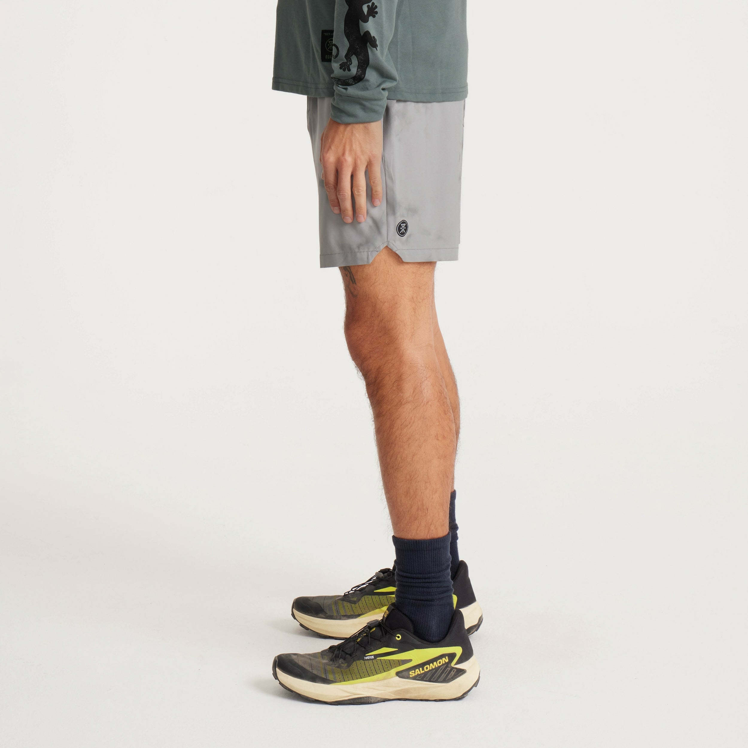 Roark Serrano 7" Shorts in Ghost Grey - Men|Run / Active