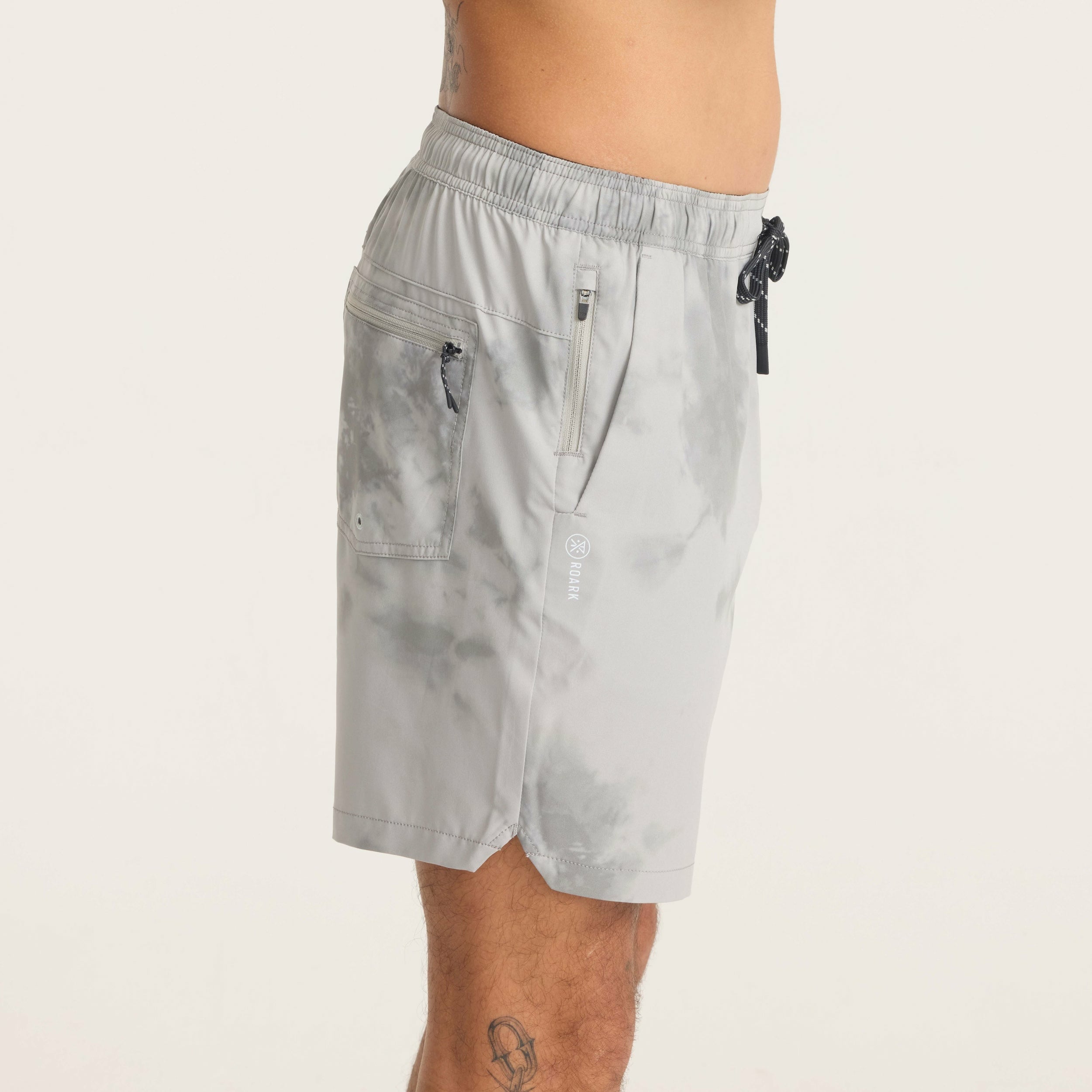 Roark Serrano 7" Shorts in Ghost Grey - Men|Run / Active