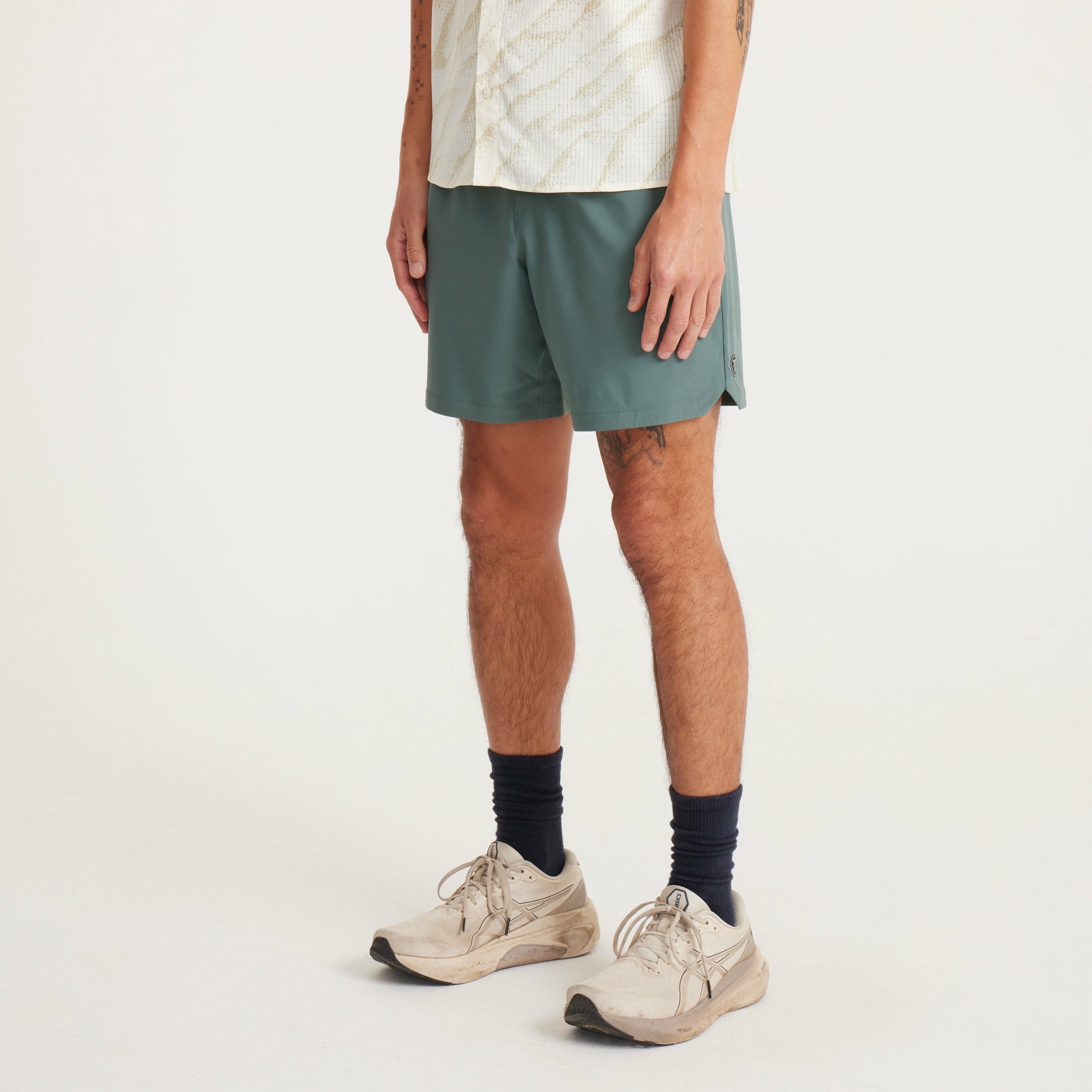 Roark Serrano 7" Shorts in Forest - Men|Run / Active