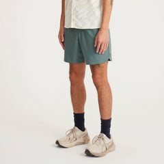 Roark Serrano 7" Shorts in Forest - Men|Run / Active