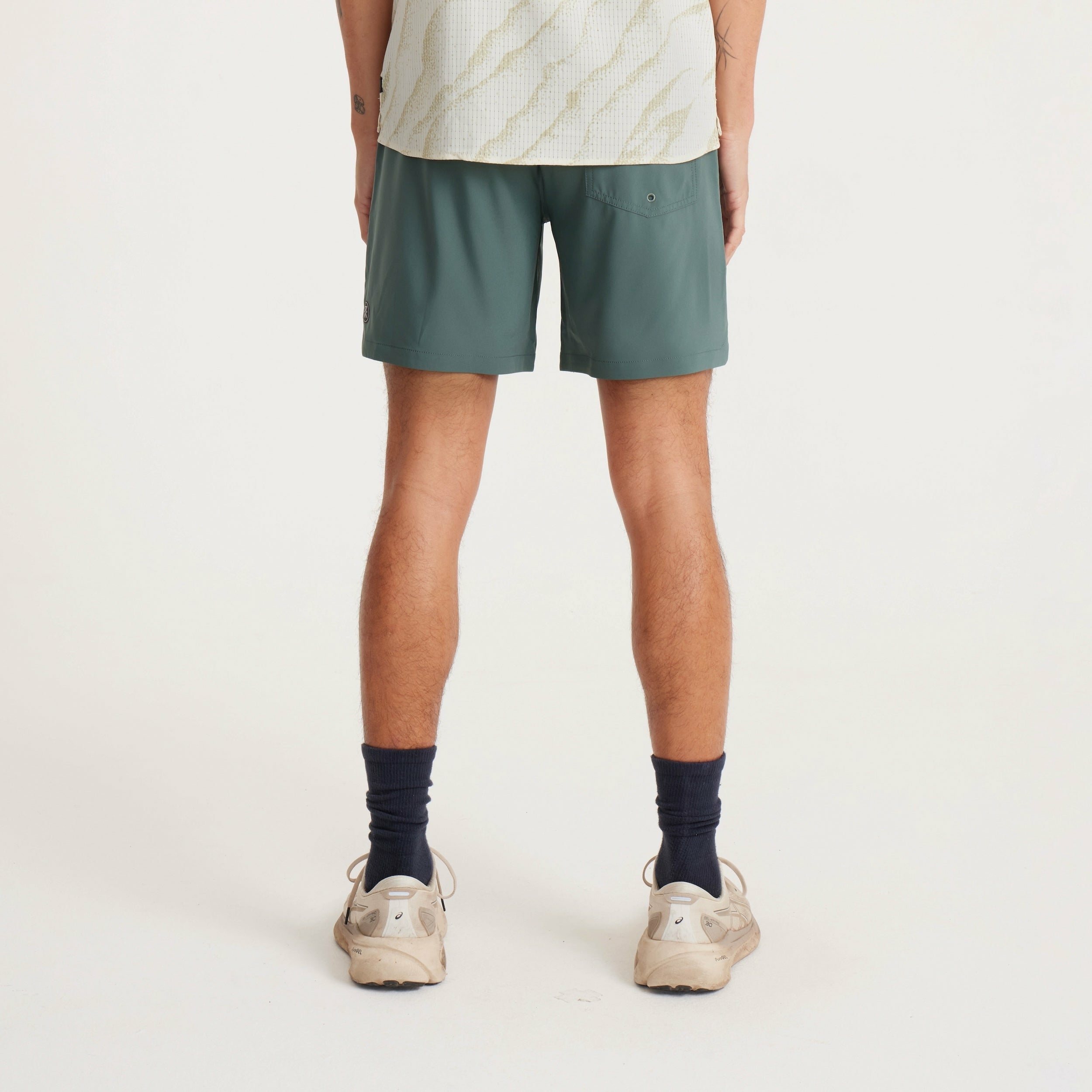 Roark Serrano 7" Shorts in Forest - Men|Run / Active