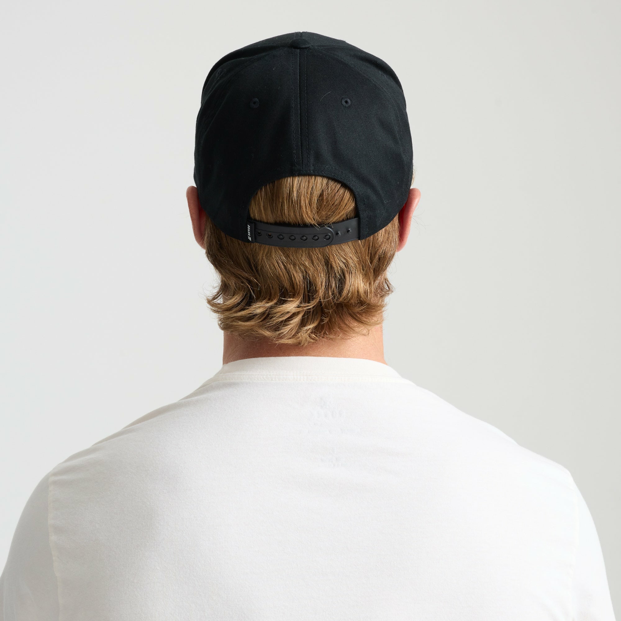 Roark Fear The Sea Snapback Hat in Black - Men