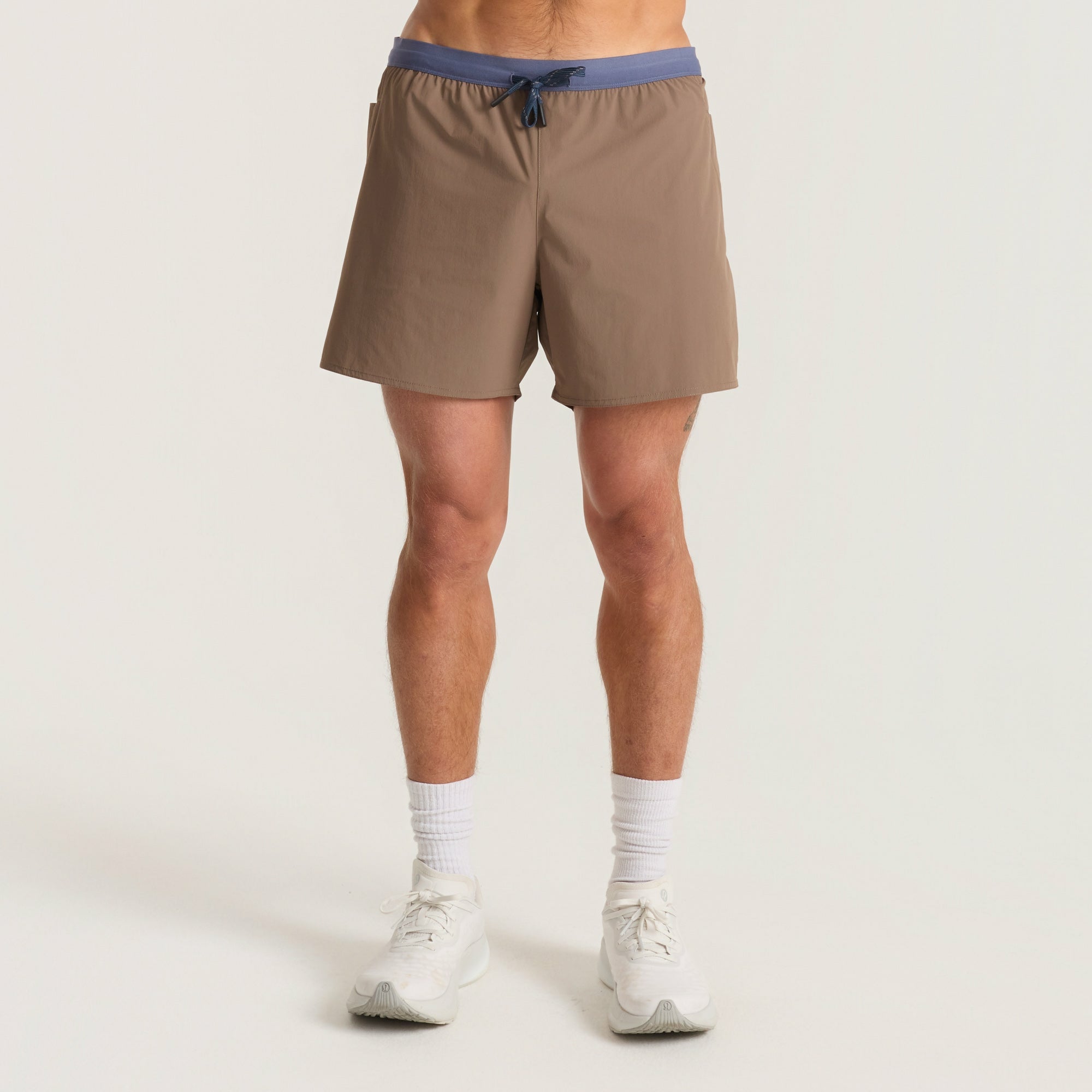 Roark Alta 5" Shorts in Faded Brown - Men|Run / Active